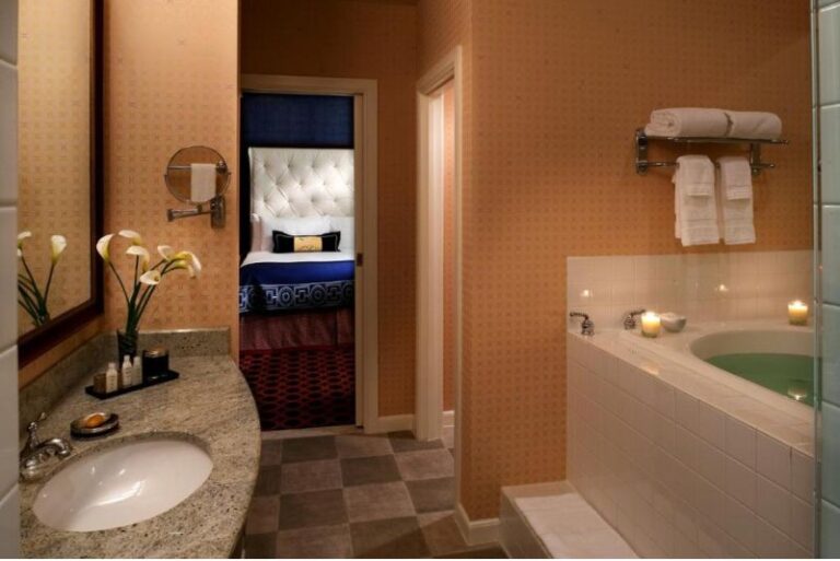 Hotels in Salt Lake City with Spa Tub in Room