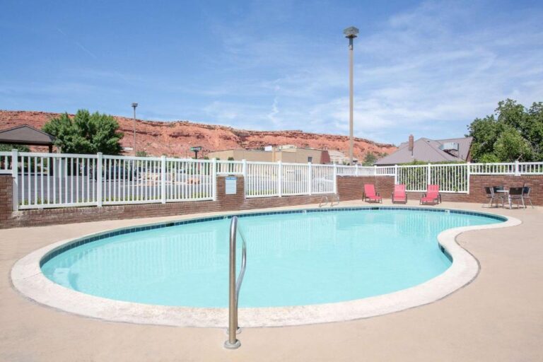 Hotels with Hot Tubs in Room - St. George 2