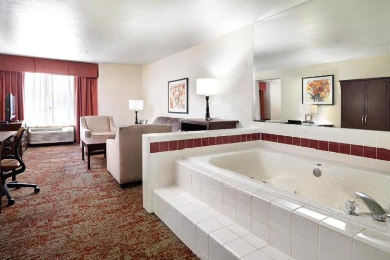 Hotels with Jacuzzi Tubs in Room - Salt Lake City 2