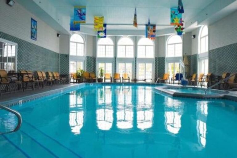 Hotels with Private Spa Bath in Michigan 3
