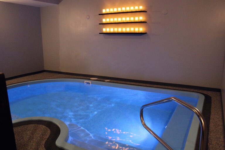 Hotels with Swimming Pools In Room 2
