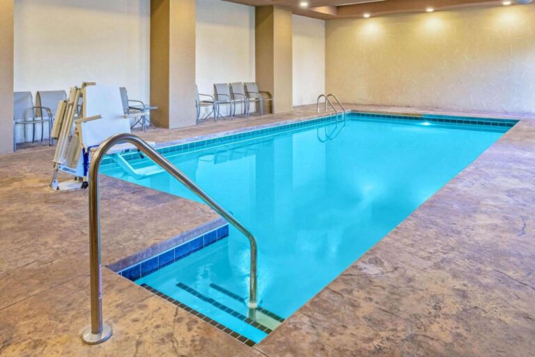 La Quinta by Wyndham Guthrie with indoor pool in okc