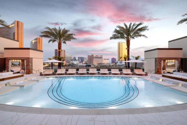 Luxury Hotels for Couples in Las Vegas 2