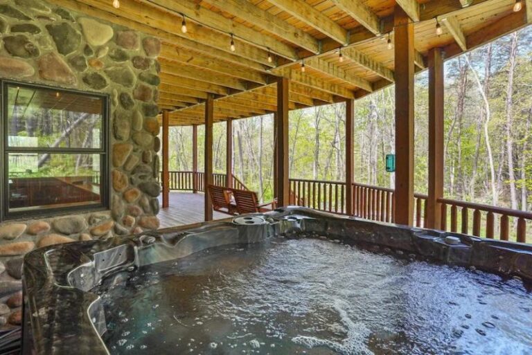Luxury Private Homes with Hot Tub 3 (2)