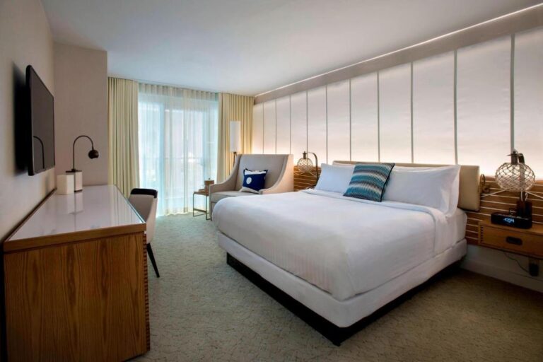 Newport Marriott weekend getaways from connecticut