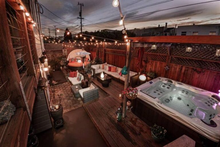 Private Accommodations with Hot Tub in California