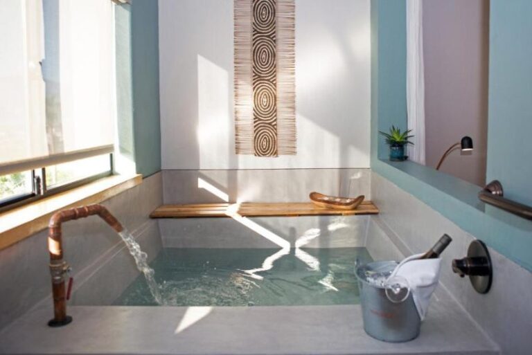 Romantic Hotels in California with Spa Bath in Room