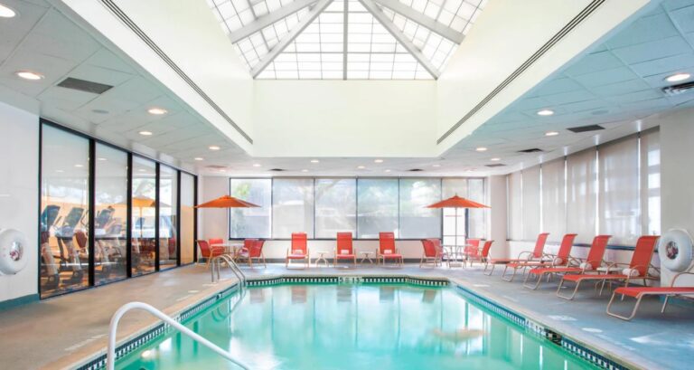 Sheraton Lincoln Harbor Hotel with indoor pool in nyc 4