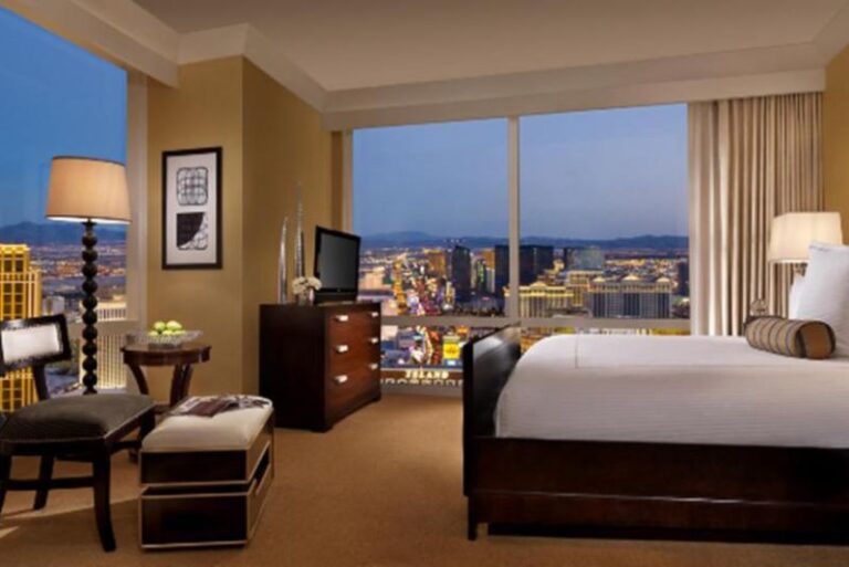 Themed Hotels in Las Vegas for Couples 2