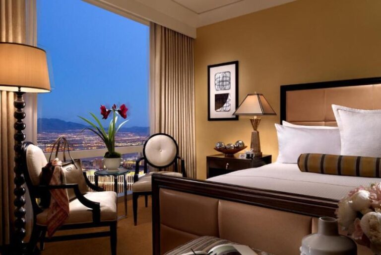 Themed Hotels in Las Vegas for Couples 3
