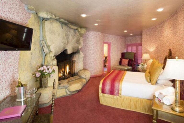 Unique Hotels with Hot Tubs in Room in California 3