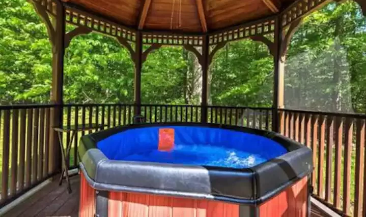 weekend getaways at Emperor Cabin from connecticut