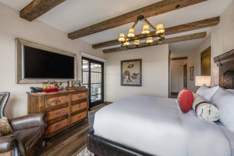 weekend getaways at Hotel Drover, Autograph Collection from dallas