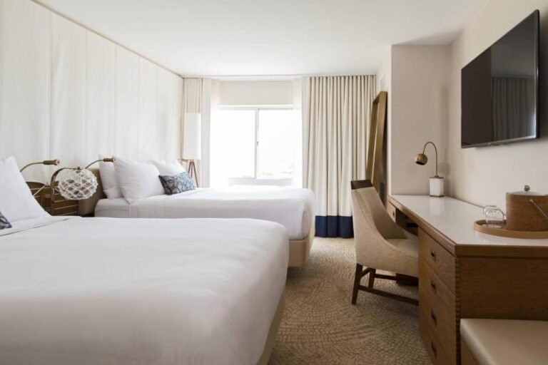 weekend getaways at Newport Marriott from connecticut