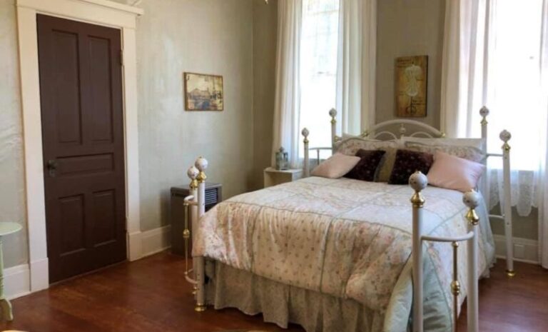 weekend getaways at The Lancaster Manor B&B from dallas