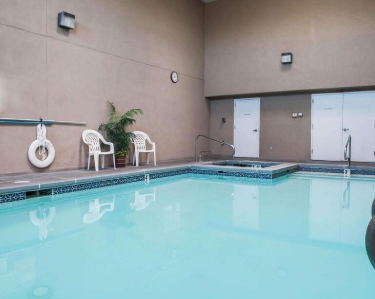Econo Lodge Old Town Albuquerque with indoor pool in albuquerque