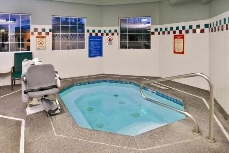 Hotels in Portland for Couples with Hot Tub in Room 3