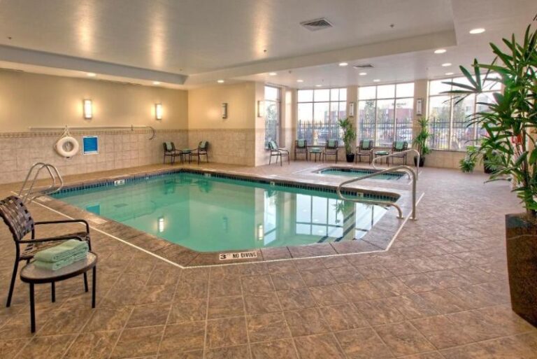 Hotels in Utah with Hot Tub in Room 2