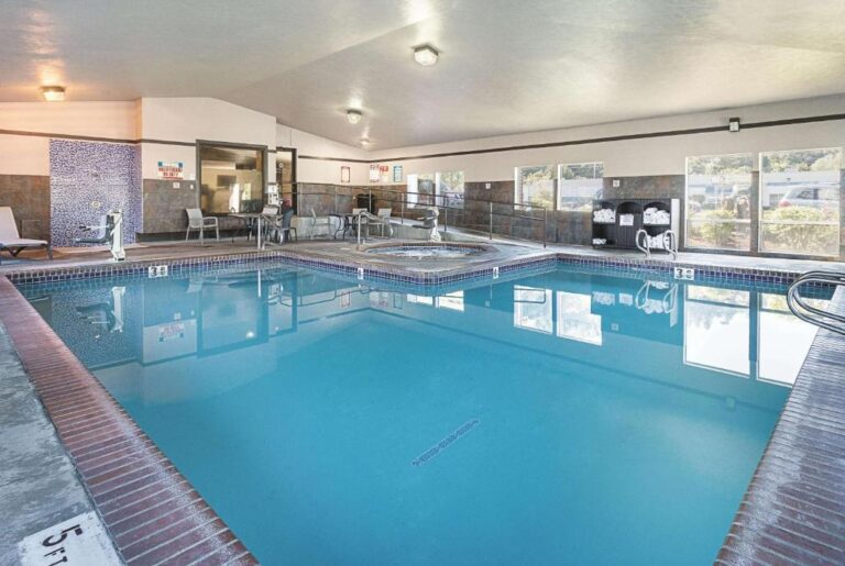 Hotels with Hot Tubs in Room - Portland