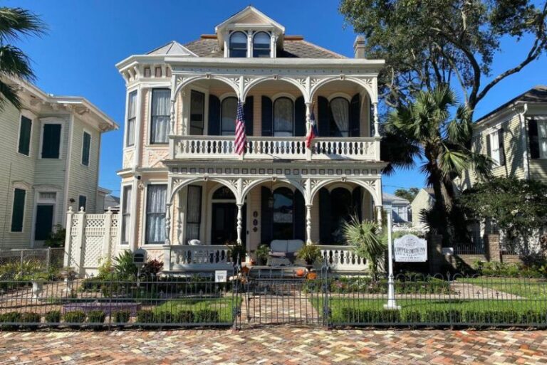 Romantic Bed and Breakfast in Houston 2