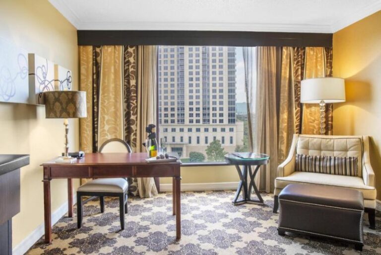 Romantic Hotels for Couples - Houston 3