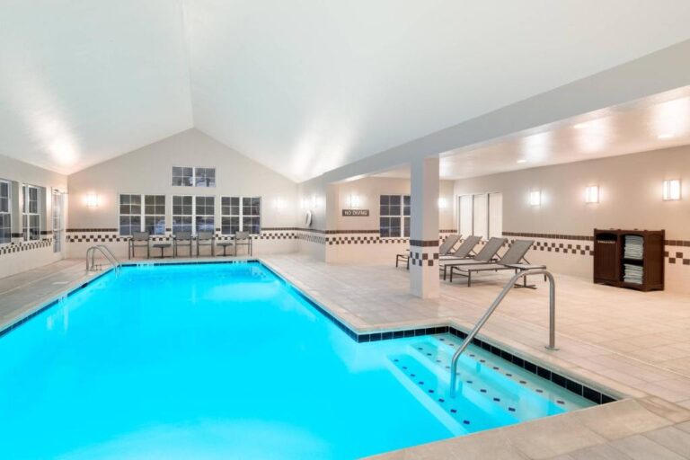 Romantic Hotels with Hot Tubs in Room in Connecticut