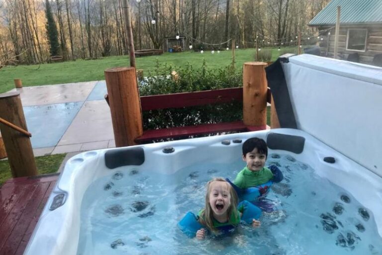 Holiday Homes with Private Hot Tubs (5)