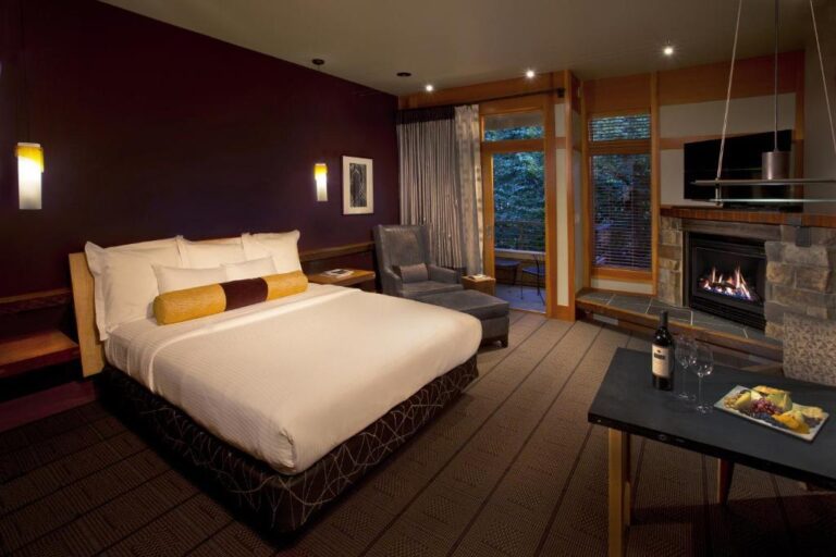 Luxury Hotels with Hot Tubs in Room in Bellevue 5
