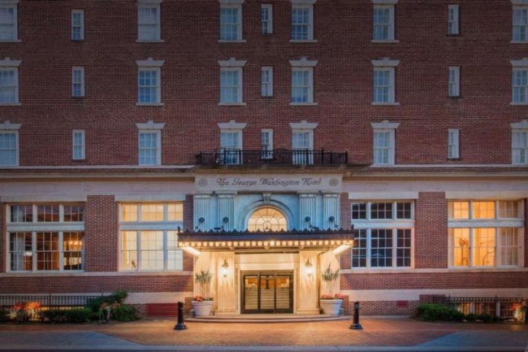 Themed Hotels in Virginia (13)