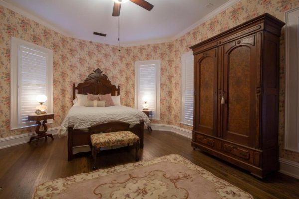 Belle Louise Historic Guest House3