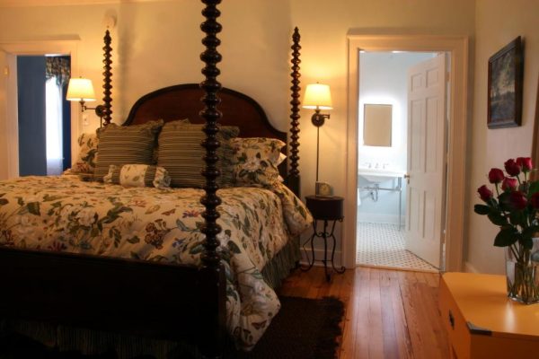 Charred Oaks Inn2