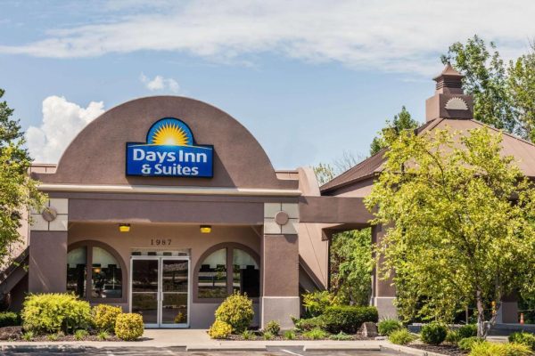 Days Inn & Suites by Wyndham