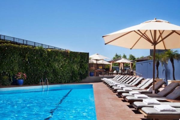 Four Seasons Hotel 1
