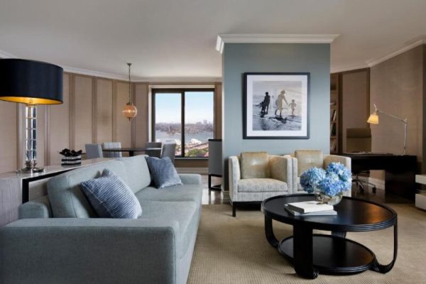 Four Seasons Hotel 5