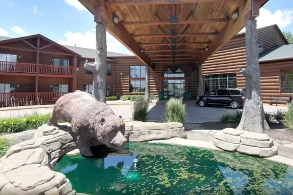 Grand Bear Resort at Starved Rock illinois themed 4