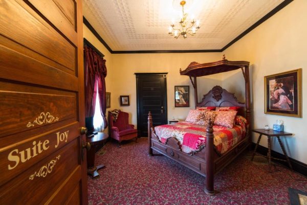 Grand Victorian Inn6