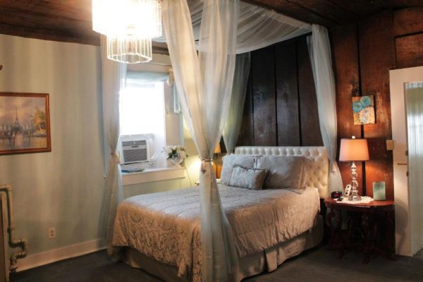 Jailer's Inn6