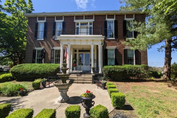Maple Hill Manor Bed & Breakfast