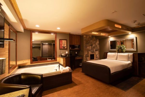 The Champagne Lodge and Luxury Suites 7