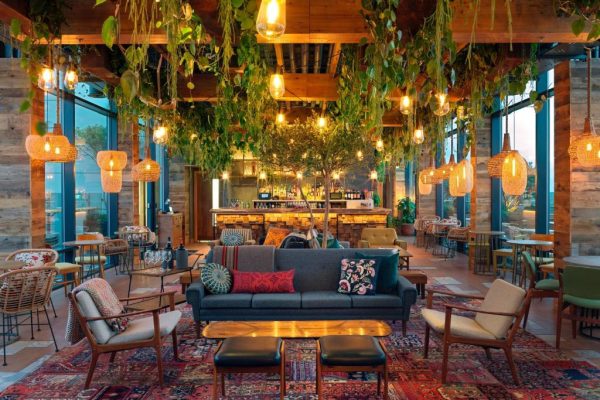 Themed hotels for couples london The tree house hotel 5