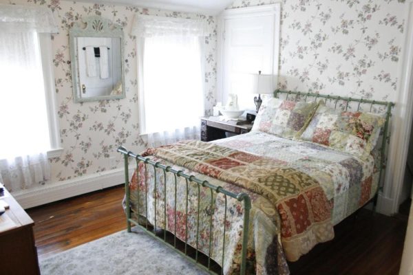 Themed hotels in Massachusetts The Coolidge Corner Guesthouse 1