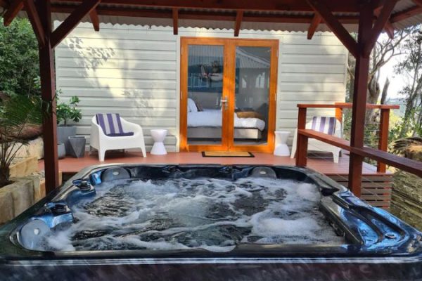Whale-Beach-Secluded-Cottage-3_1