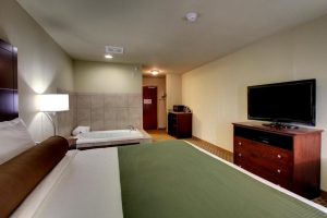 hotel with jacuzzi in room in nd