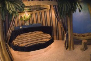 honeymoon suites Designer Inn and Suites lowa 5