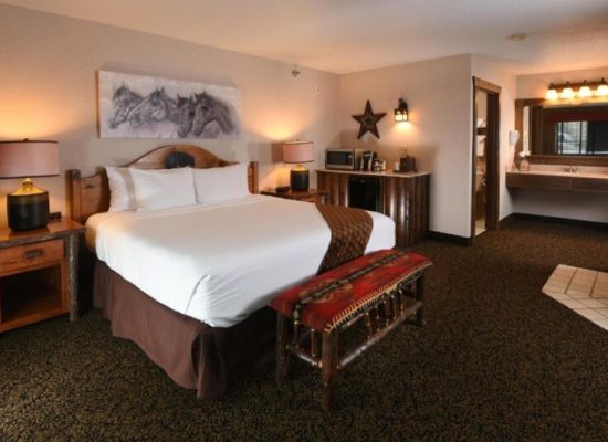 honeymoon suites Stoney Creek Hotel Des Moines lowa