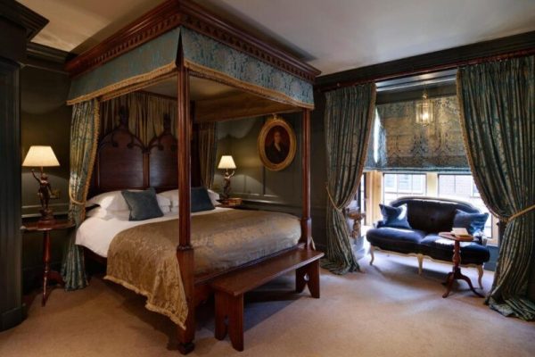 hotel for couple in london- Hazlitt's1