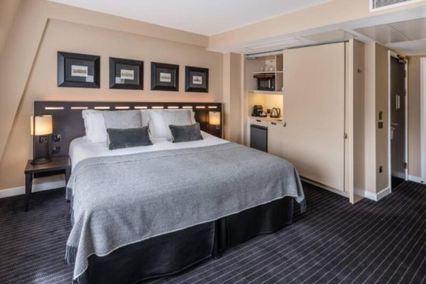hotel for couple in london- The resident victoria 3