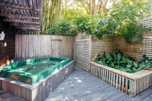 hotel with a hot tub Kims Beachside Retreat NSW 4