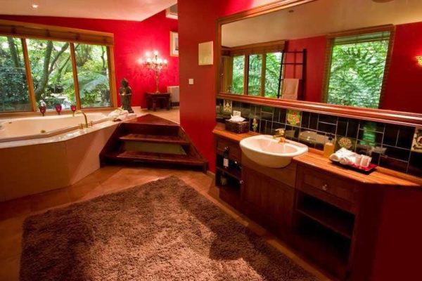 hotel with a hot tub Linden Gardens Rainforest Retreat ,Melbourne 4
