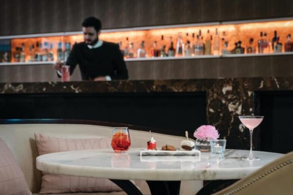 hotel with a hot tub The Langham Melbourne 7